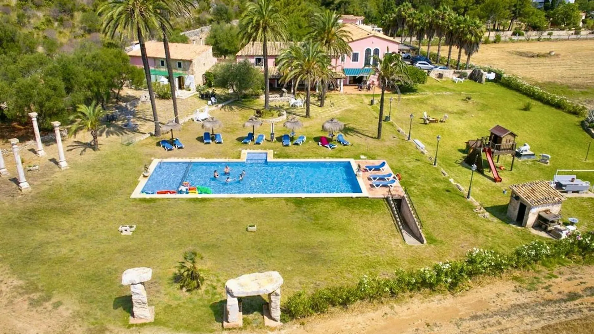 Spacious Apartment In Pollenca With Pool And Mountain View