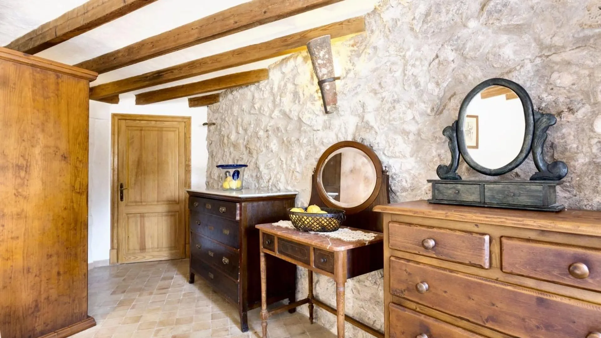 Spacious Apartment In Pollenca With Pool And Mountain View